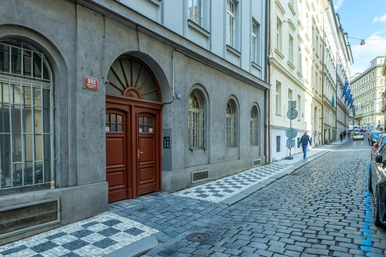 Spacious 3 Bedroom Apartment In The Heart Of Prague Exterior photo